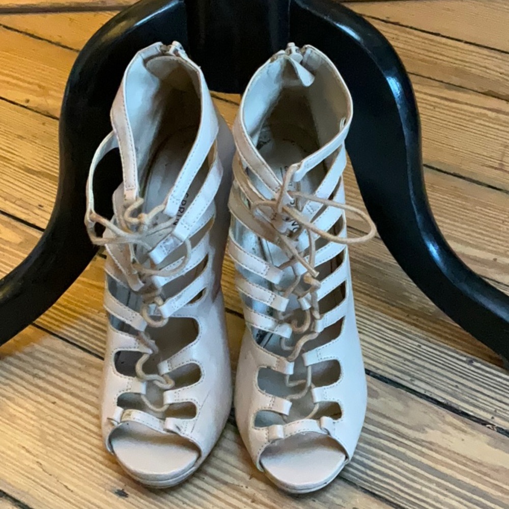 SPRING call it Spring - Picture 5 of 9